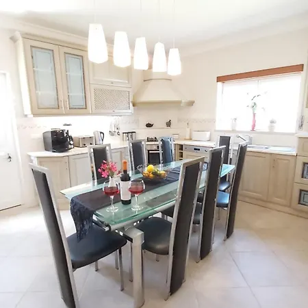 Вилла Vista Do Monte, Large Villa, Balcony Views, Private Heated Pool Near Silver Coast Carvalhal (Leiria)