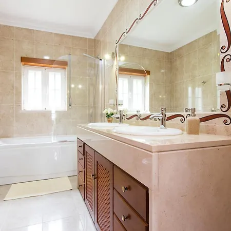 Вилла Vista Do Monte, Large Villa, Balcony Views, Private Heated Pool Near Silver Coast *